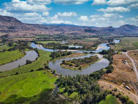1641 HIGHWAY 7 84 WANNACUT LAKE RD, Oroville, WA 98844