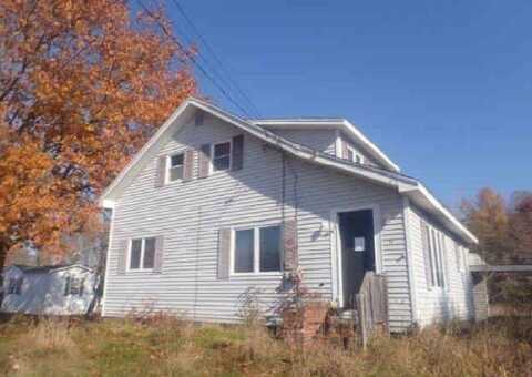 57 Water St, Howland, ME 04448