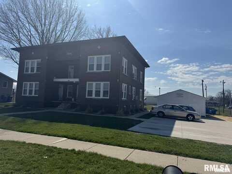 209 E 10TH Street, De Witt, IA 52742