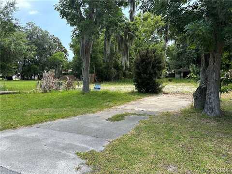 563 NW 8th Avenue, Crystal River, FL 34428
