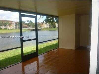 6243 NW 171st St, Hialeah, FL 33015