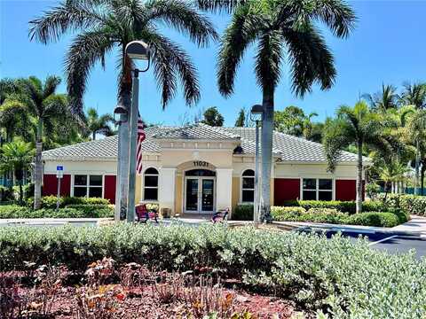 11041 Gulf Reflections Dr., Fort Myers, FL 33908