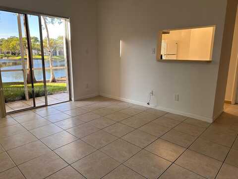 631 Cypress Lake Blvd, Deerfield Beach, FL 33064