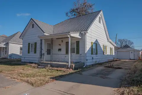 420 Monroe Ave., Moberly, MO 65270