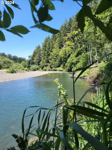 00 Mateer RD, Gold Beach, OR 97444