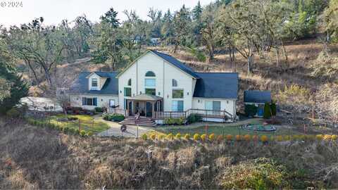 835 JEWEL DR, Roseburg, OR 97471