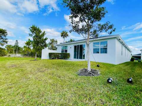 6716 Pointe Of Woods Drive, West Palm Beach, FL 33413