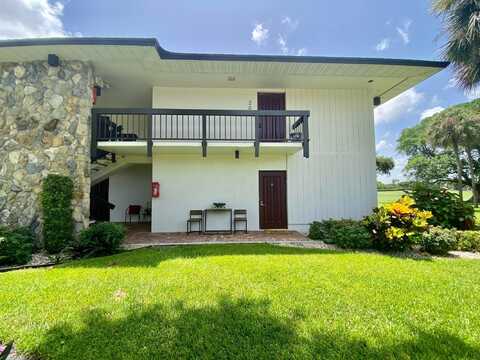 620 Greensward Lane, Delray Beach, FL 33445