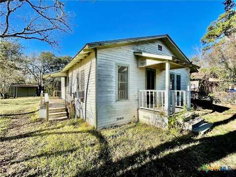 412 Clark Street, Yoakum, TX 77995