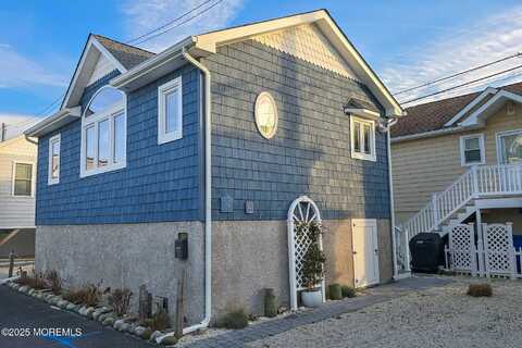 113 W Cove Way, Lavallette, NJ 08735