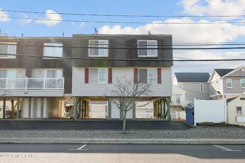 125 Strickland Boulevard, Lavallette, NJ 08735