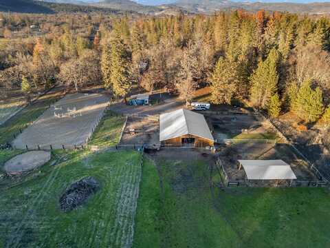 11300 Meadows Road, White City, OR 97503