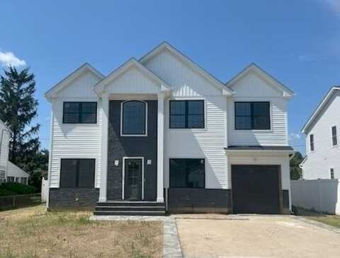 48 Knickerbocker Road E, Plainview, NY 11803