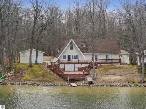 4772 NE Sands Park, Kalkaska, MI 49646