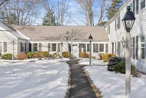 33 Colonial Village, Falmouth, ME 04105