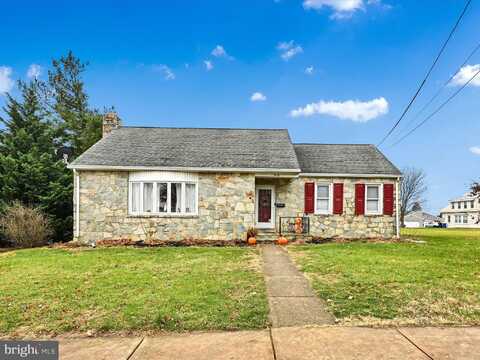 316 S RAILROAD AVENUE, NEW HOLLAND, PA 17557