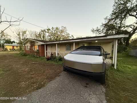709 HOFFMAN Boulevard, Tampa, FL 33612