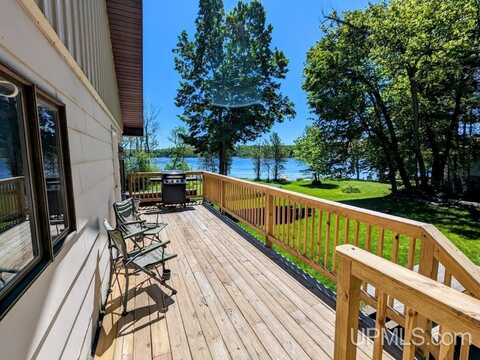 117 S Trybom, Iron River, MI 49935