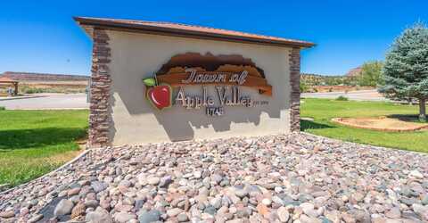 924 N Foothill DR, Apple Valley, UT 84737