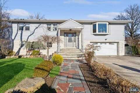 71 Ray Avenue, Leonia, NJ 07605