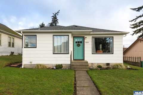 1019 W 7th Street, Port Angeles, WA 98363