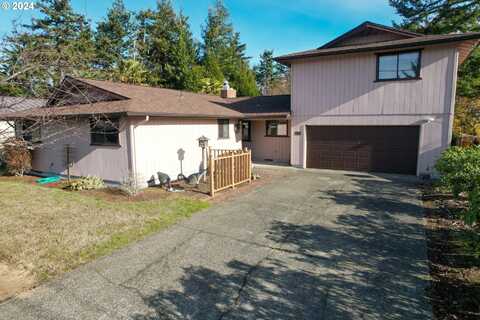 2527 PINE ST, North Bend, OR 97459