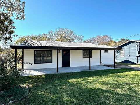 719 Eckel Street, La Grange, TX 78945