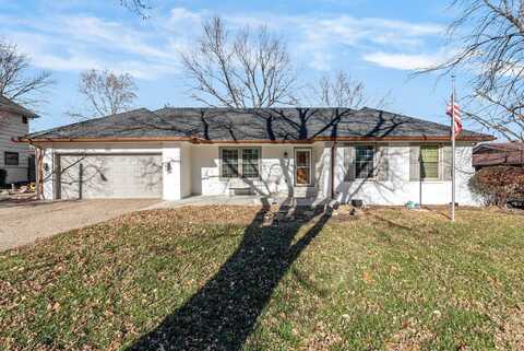 818 E Sunrise Ct, Derby, KS 67037