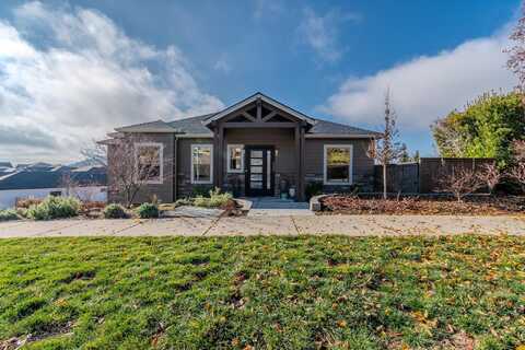 3602 Camina Drive, Medford, OR 97504