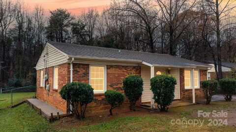 733 Milan Road E, Charlotte, NC 28216