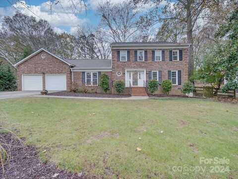 10312 Woodview Circle, Charlotte, NC 28277