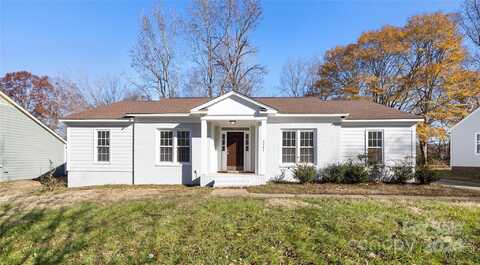 2301 Heather Glen Lane, Charlotte, NC 28208