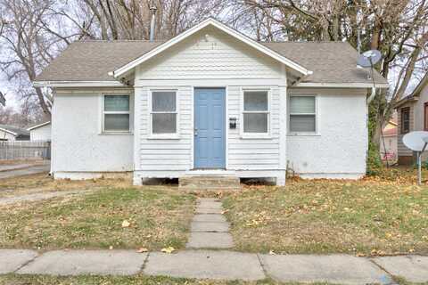 2712 Des Moines Street, Des Moines, IA 50317