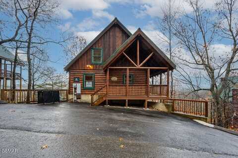 4632 Nottingham Hgts Way, Pigeon Forge, TN 37863