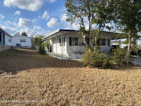 12456 Fairway Avenue, Brooksville, FL 34613