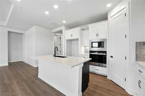 1653 Grayhawk Drive, Basehor, KS 66007