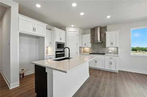 1653 Grayhawk Drive, Basehor, KS 66007