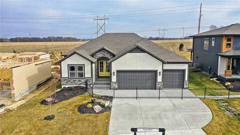 8913 Shady Bend Road, Lenexa, KS 66227