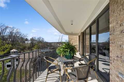 433 Ward Parkway, Kansas City, MO 64112