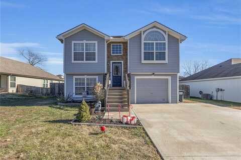 1103 SE Oak Ridge Drive, Oak Grove, MO 64075