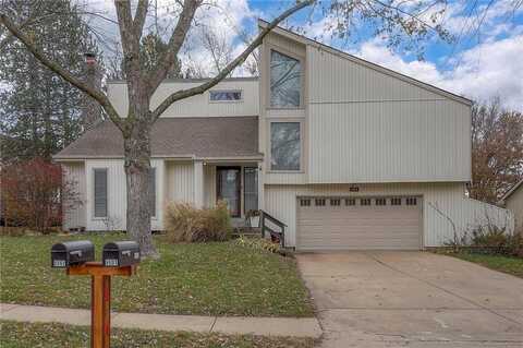 6601 COTTONWOOD Drive, Shawnee, KS 66216