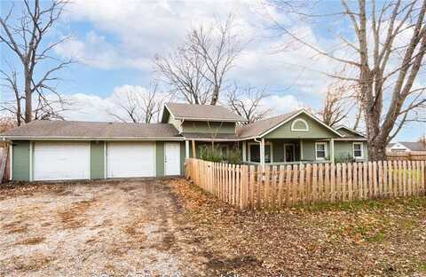 826 W 7th Street, Ottawa, KS 66067