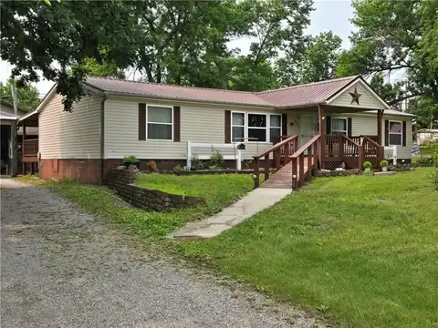 423 Elm Street, Mound City, KS 66056