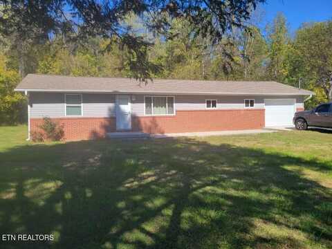 218 Lee Vlg, Harriman, TN 37748