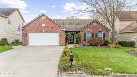 1629 Silver Oak Lane, Lenoir City, TN 37772