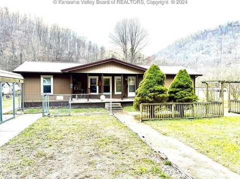 24 Dotson Lane, Van, WV 25206