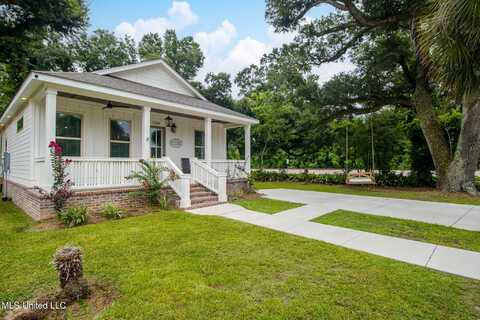 2208 Gulf Avenue, Gulfport, MS 39501