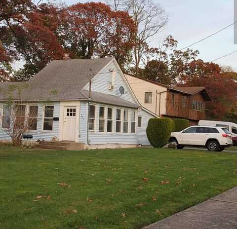 203 Hempstead Gardens Drive, West Hempstead, NY 11552