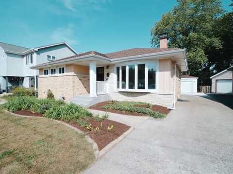 720 E Oakton Street, Arlington Heights, IL 60004