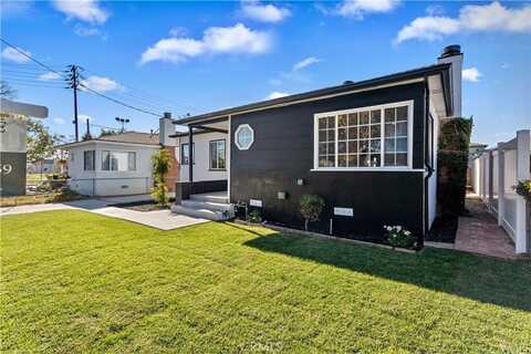 6225 Noble Avenue, Van Nuys, CA 91411